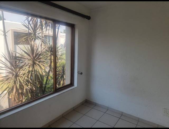 2 BEDROOM COMPLEX FOR SALE IN MARAIS STEYN PARK